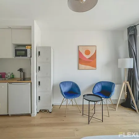 Apartment Flexliving - - Versailles